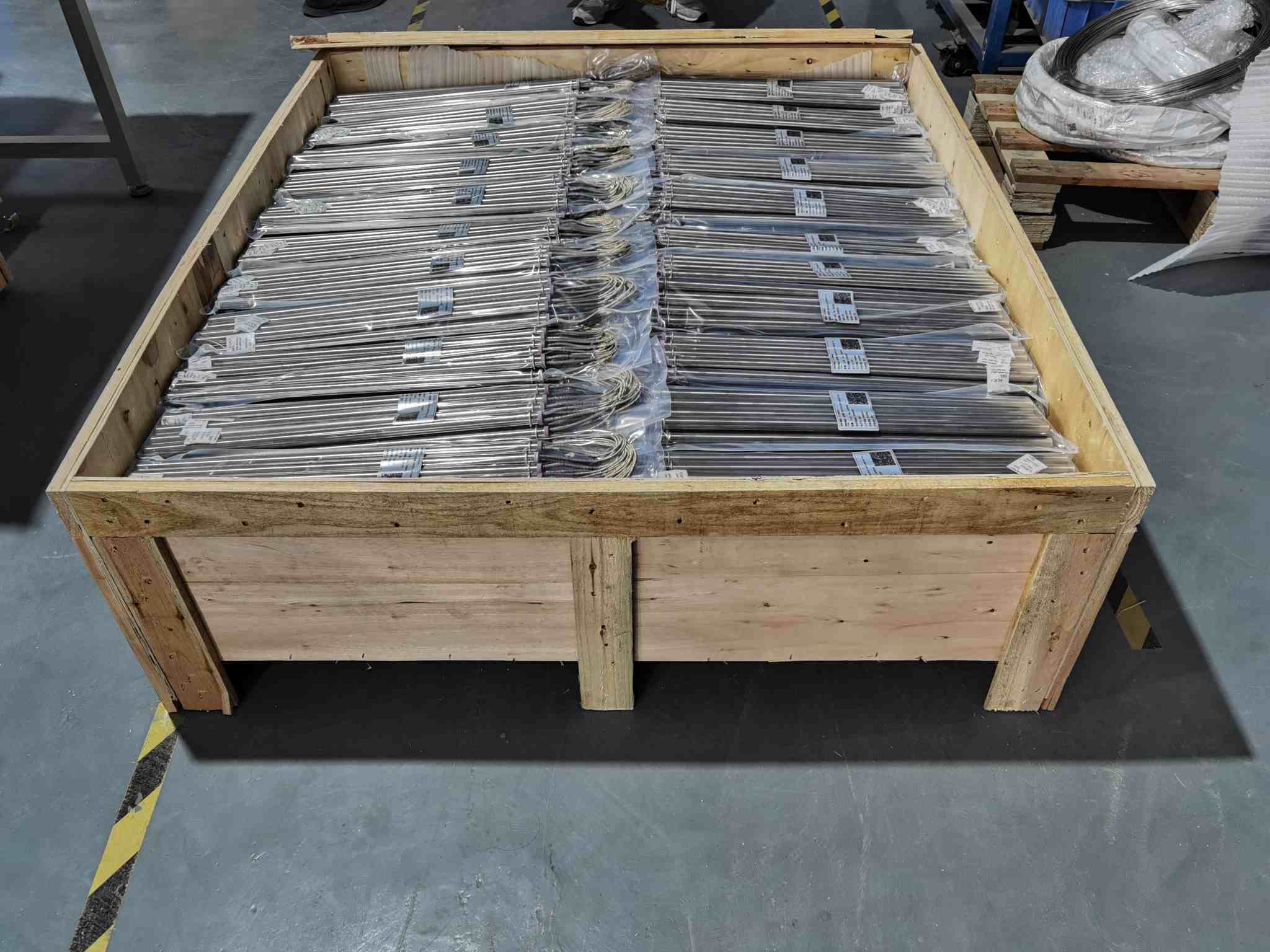 La nouvelle industrie des semi-conducteurs de chauffage électrique Hongda, haut de gamme, à tête unique, l'expédition par lots de tubes de chauffage électrique aide à la fabrication de puces, à un contrôle précis de la température