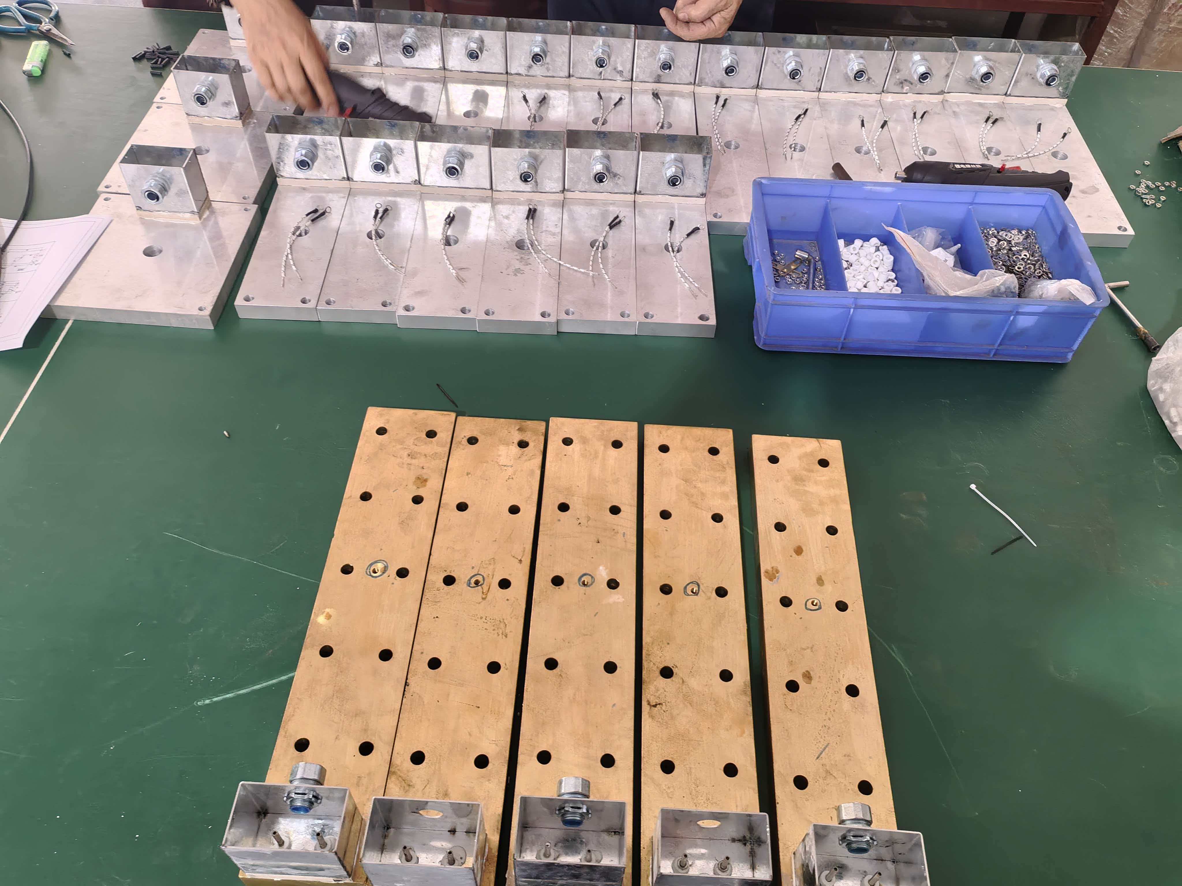 New Hongda Electric Heating Technology Co., Ltd. a livré avec succès des plaques chauffantes en aluminium et en cuivre aujourd'hui
